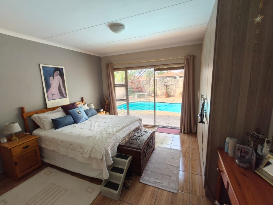 3 Bedroom Property for Sale in Waterkloof East North West